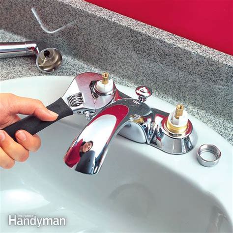 How to Fix a Leaky Bathtub Faucet 